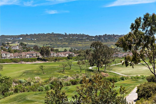 10 Corte Vizcaya, San Clemente CA: https://media.crmls.org/medias/6f82350d-00a5-4634-a2e3-cbeb02a1b1b0.jpg
