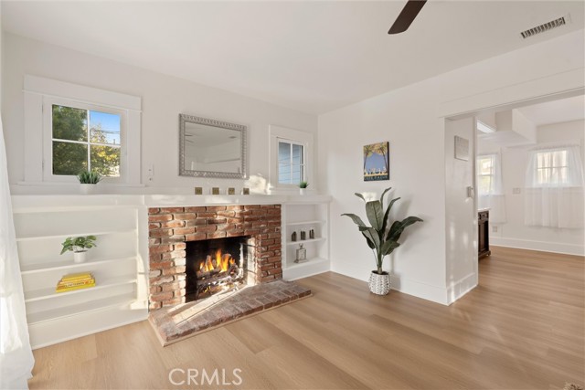 Detail Gallery Image 8 of 29 For 540 Loma, Long Beach,  CA 90814 - 3 Beds | 2 Baths