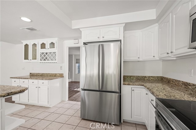 Detail Gallery Image 11 of 29 For 3950 Daguerre, Calabasas,  CA 91302 - 4 Beds | 3 Baths