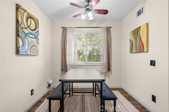 Detail Gallery Image 21 of 59 For 9558 Swinton, North Hills,  CA 91343 - 3 Beds | 2 Baths