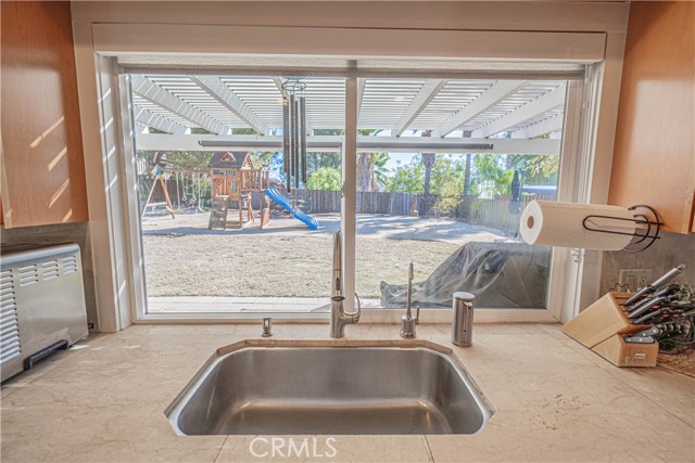 Detail Gallery Image 18 of 61 For 28816 Kenroy Ave, Canyon Country,  CA 91387 - 5 Beds | 3 Baths