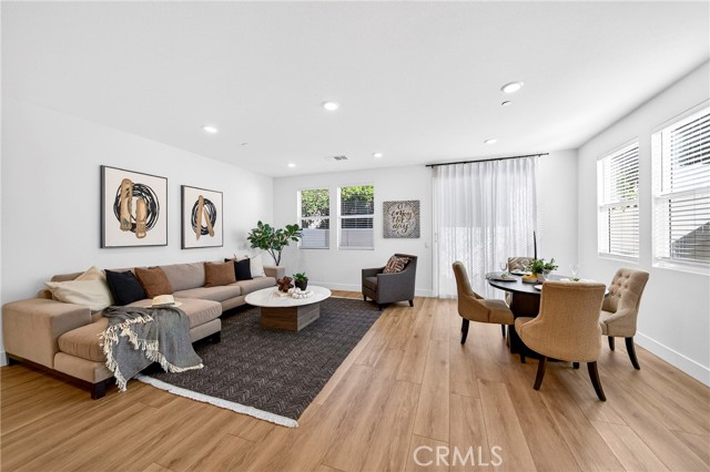 Detail Gallery Image 7 of 47 For 300 Vista Dr #94,  La Habra,  CA 90631 - 3 Beds | 2/1 Baths