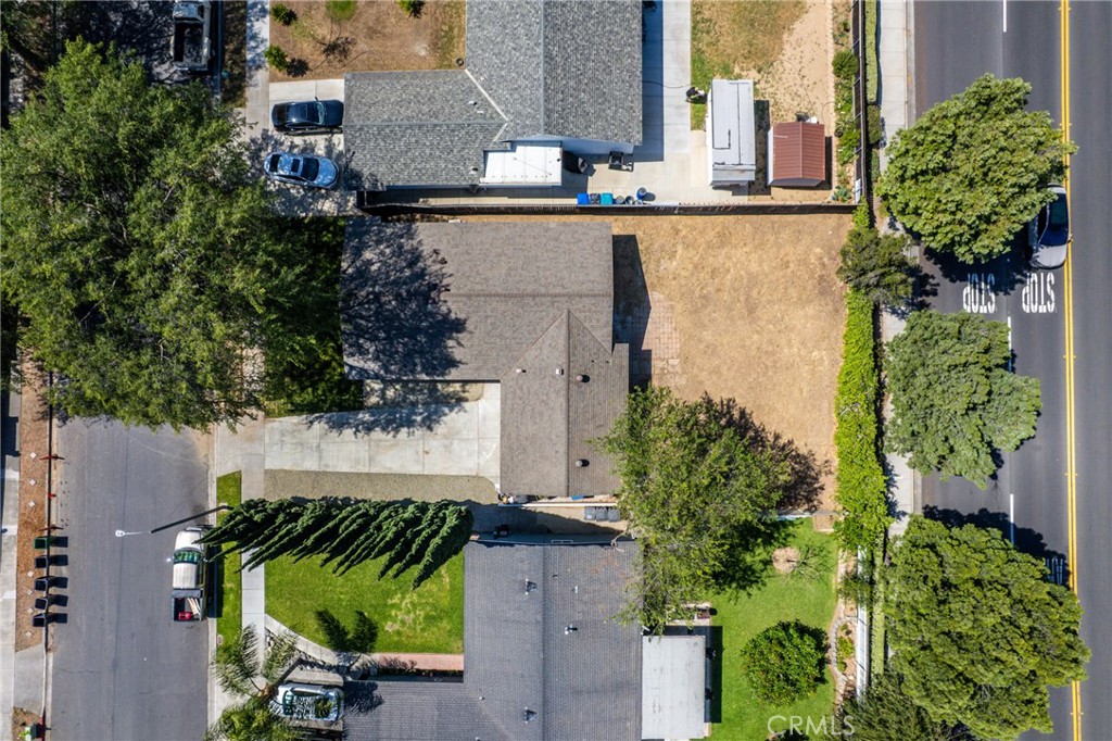 https://media.crmls.org/medias/6f831e7a-04ee-4835-bda9-eb8070131933.jpg?preset=X-Large