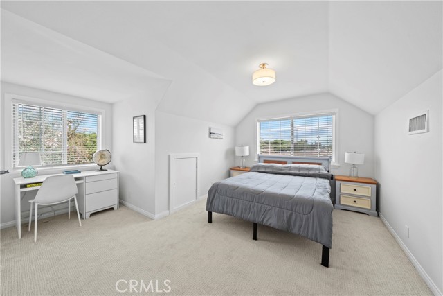 2214 Avalon Street, Costa Mesa CA: https://media.crmls.org/medias/6f83c68e-f328-4639-a3f6-d0415ffeaa42.jpg