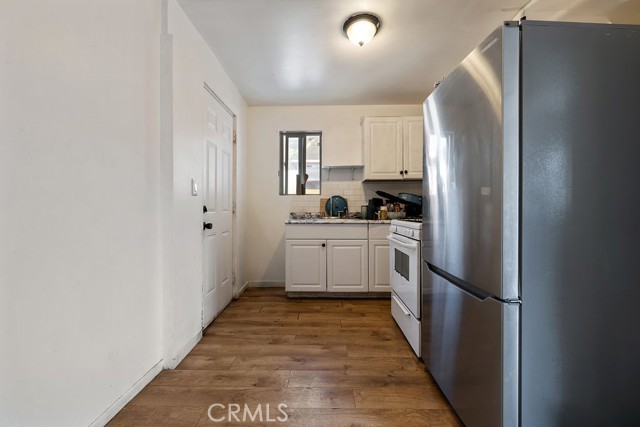 182 E McFarlane Street, Ventura CA: https://media.crmls.org/medias/6f846d29-039a-4701-b520-fd1fd301e588.jpg