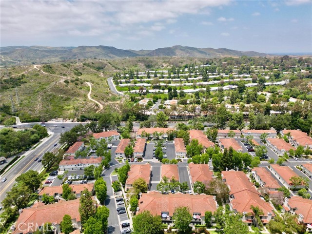 209 Cinnamon Teal, Aliso Viejo CA: https://media.crmls.org/medias/6f84f968-234b-45b2-8801-bcd9e14de421.jpg