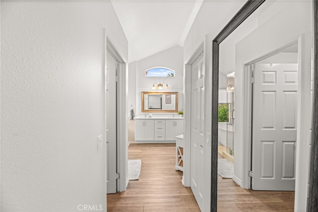 6f85d1e1 0e84 4f1a A833 4c3356b53390