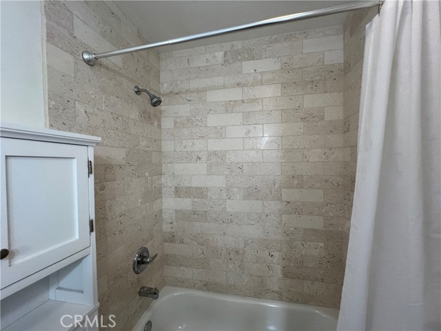 Detail Gallery Image 13 of 15 For 16836 Covello St, Lake Balboa,  CA 91406 - 2 Beds | 1 Baths