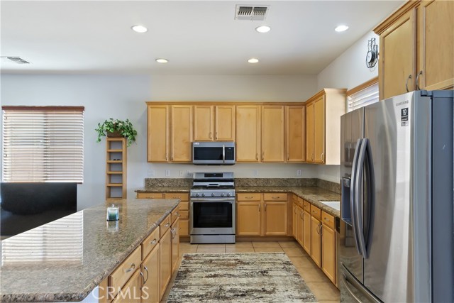 Detail Gallery Image 7 of 23 For 65028 Rolling Hills Dr, Desert Hot Springs,  CA 92240 - 3 Beds | 2 Baths