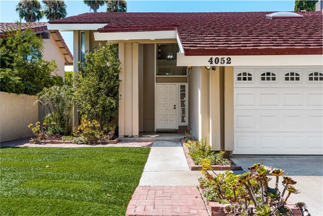 4052 Escudero, Irvine CA: https://media.crmls.org/medias/6f8726cc-1b90-4e67-86ab-b04804722a81.jpg