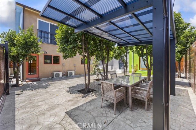 5606 White Oaks Avenue, Encino CA: https://media.crmls.org/medias/6f879921-bae5-43b6-9757-f95e4462a8a3.jpg