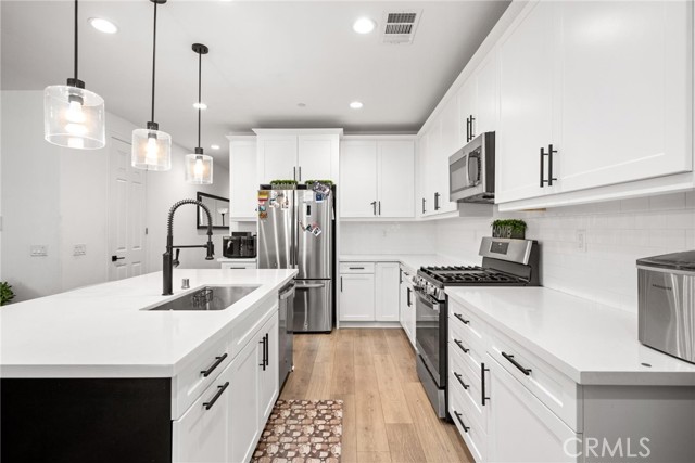 Detail Gallery Image 13 of 30 For 354 Rosa St, Rialto,  CA 92376 - 5 Beds | 3 Baths
