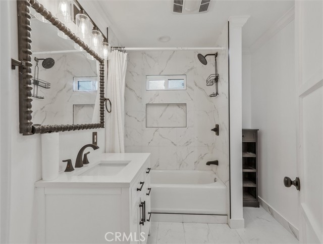 Detail Gallery Image 15 of 26 For 3826 S Burnside, Baldwin Hills,  CA 90008 - 3 Beds | 1 Baths