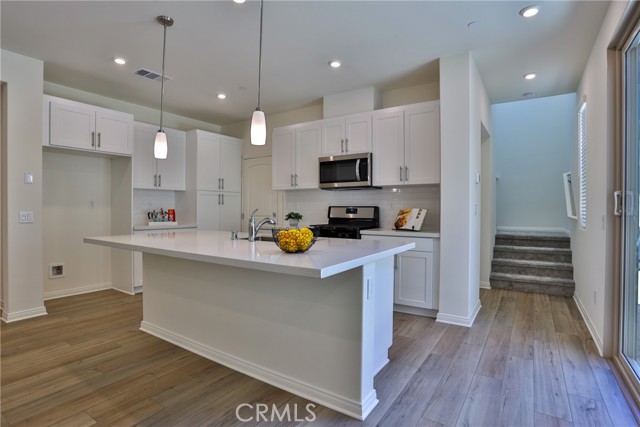 1957 S Hartford Place, San Bernardino CA: https://media.crmls.org/medias/6f884432-2b68-4877-9c12-9f1a47d270b5.jpg