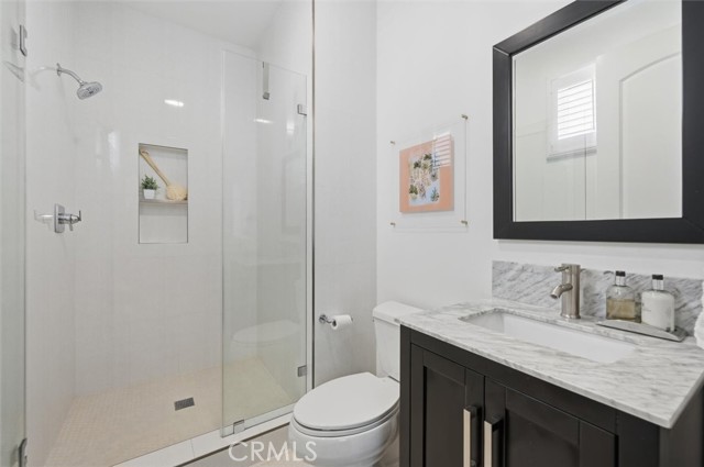 Detail Gallery Image 38 of 71 For 406 S Gertruda, Redondo Beach,  CA 90277 - 5 Beds | 4/1 Baths