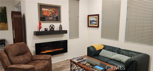 Image 5 of 23 For 27410 Merlin Place 202