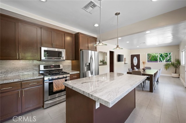 5905 Old Wheeler Road, La Verne CA: https://media.crmls.org/medias/6f8af512-886e-4d9c-866a-f956d53635cf.jpg