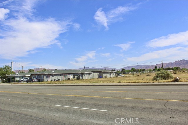 Detail Gallery Image 7 of 11 For 11 Navajo Rd, Apple Valley,  CA 92308 - – Beds | – Baths