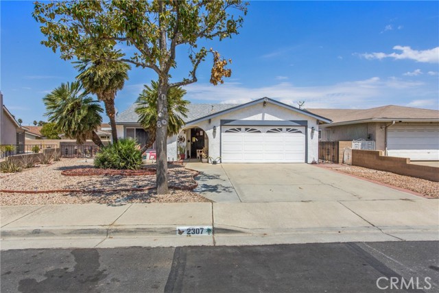 2307 El Toro Circle, Hemet CA: https://media.crmls.org/medias/6f8d7275-74c0-415a-b73f-4a526688b16d.jpg