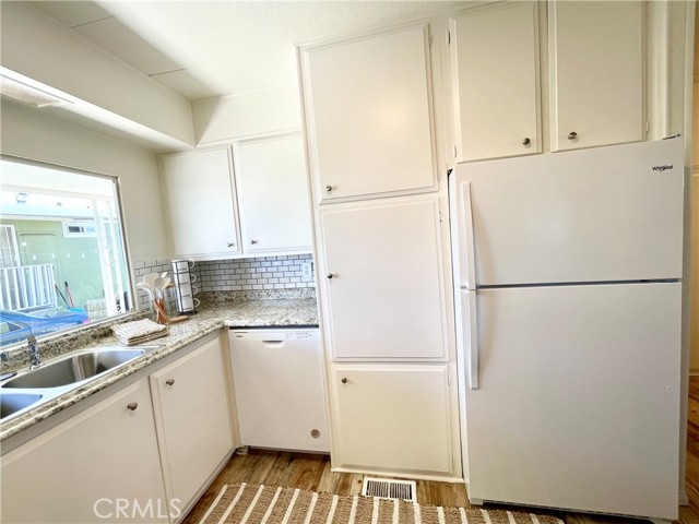 Detail Gallery Image 16 of 38 For 260 N Lyon Ave #8,  Hemet,  CA 92543 - 2 Beds | 2 Baths