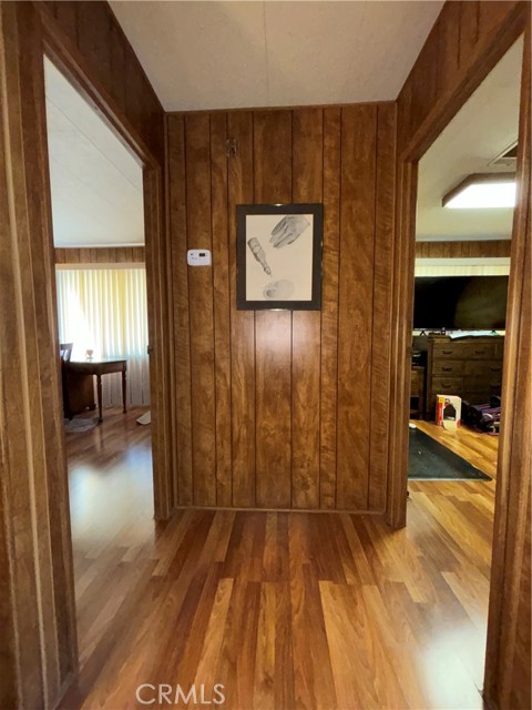 Hallway between 2 bedrooms