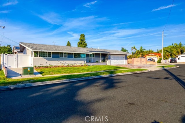 Detail Gallery Image 18 of 68 For 10511 Dewey Dr, Garden Grove,  CA 92840 - 10 Beds | 6 Baths