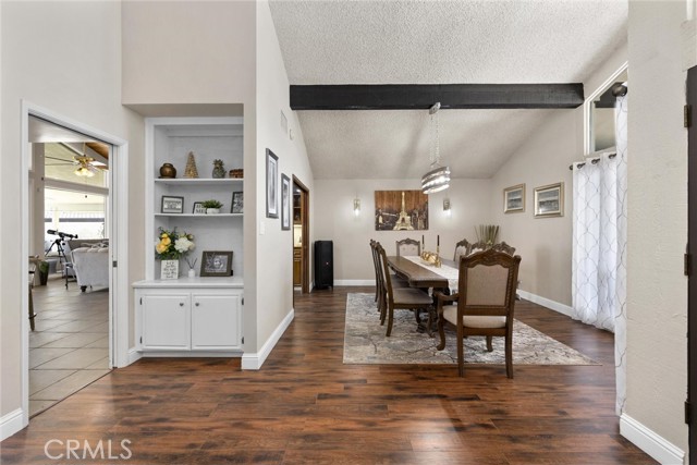Detail Gallery Image 17 of 73 For 4712 Panorama Dr, Bakersfield,  CA 93306 - 4 Beds | 2/1 Baths