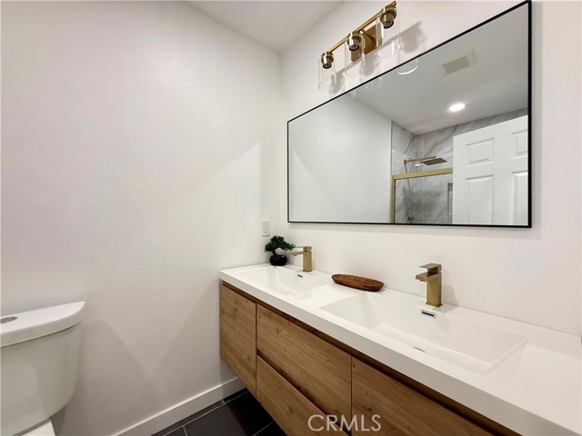 Detail Gallery Image 34 of 42 For 1327 W 97th Street, Los Angeles,  CA 90044 - 3 Beds | 2 Baths