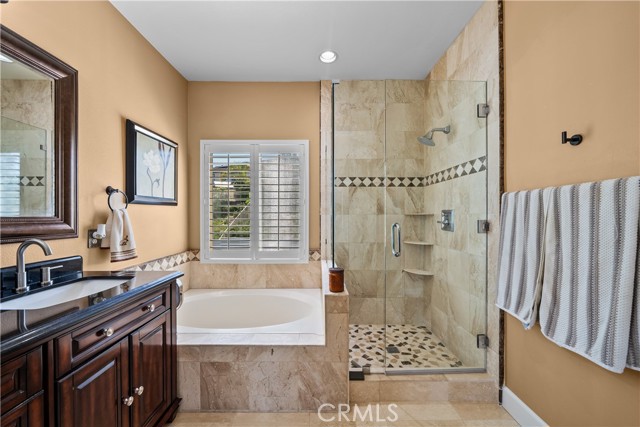 28456 Calex Drive, Valencia CA: https://media.crmls.org/medias/6f8f4eb8-a9b6-4124-ae77-ea3d4ef12284.jpg