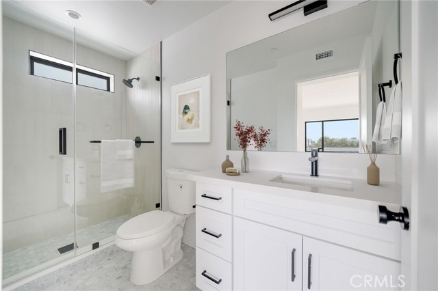 Detail Gallery Image 11 of 15 For 1334 9th St #1,  Santa Monica,  CA 90401 - 3 Beds | 2 Baths