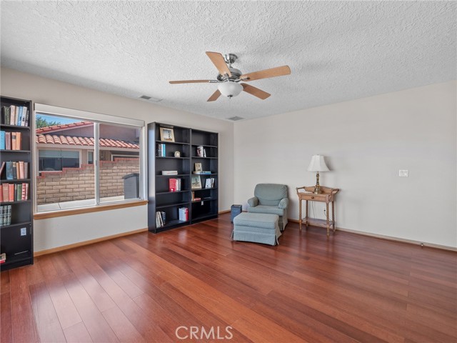14526 Galleon Lane, Helendale CA: https://media.crmls.org/medias/6f90d038-7759-402d-a98f-08c8c9b4d55c.jpg