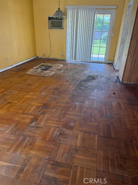 Detail Gallery Image 11 of 12 For 10623 Orr and Day Rd, Santa Fe Springs,  CA 90670 - 3 Beds | 1 Baths