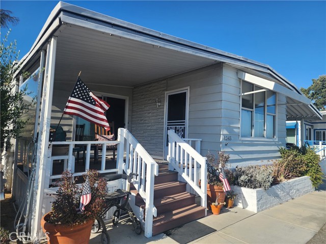 6245 E Marina View Drive, Long Beach CA: https://media.crmls.org/medias/6f925420-cecb-4f0f-9a0b-56c8c2bdbba0.jpg
