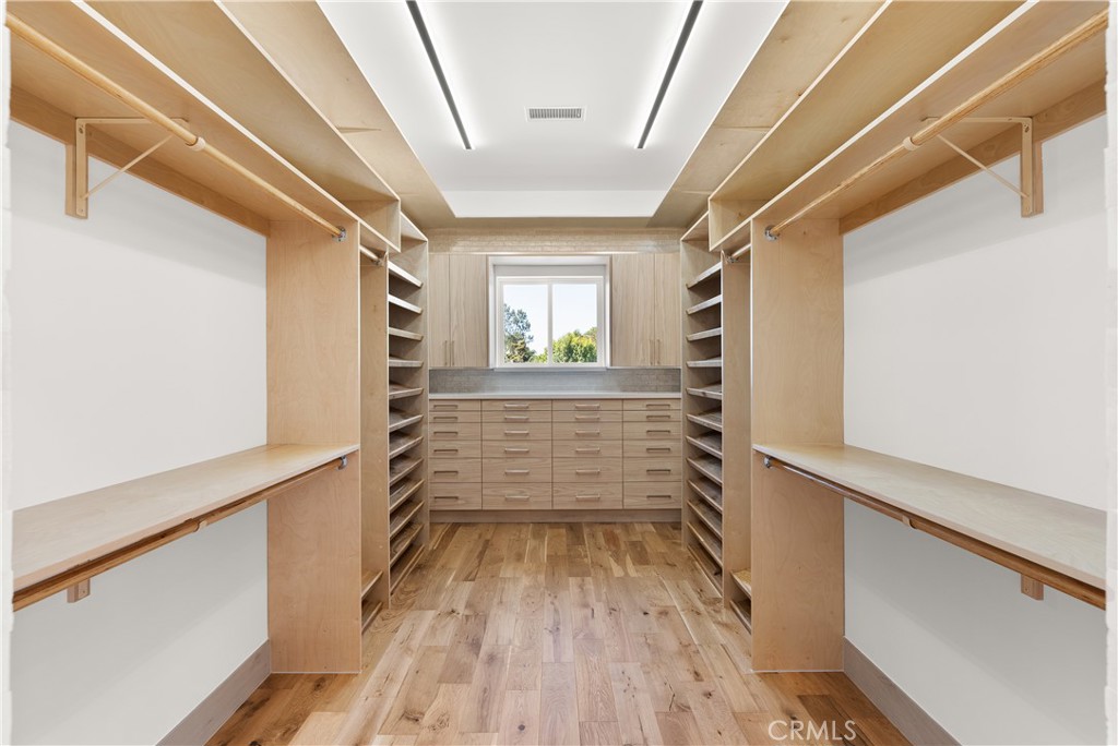 MLS #OC25246819 image #37