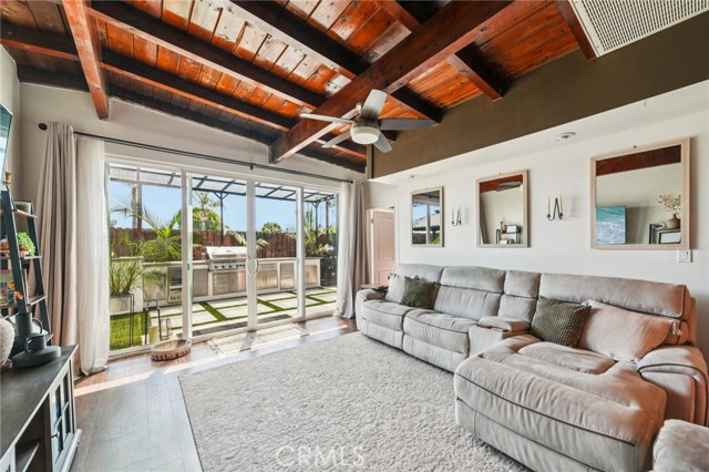 9642 Aero Drive, Pico Rivera CA: https://media.crmls.org/medias/6f934e1d-83e6-4a65-8174-11e528192585.jpg