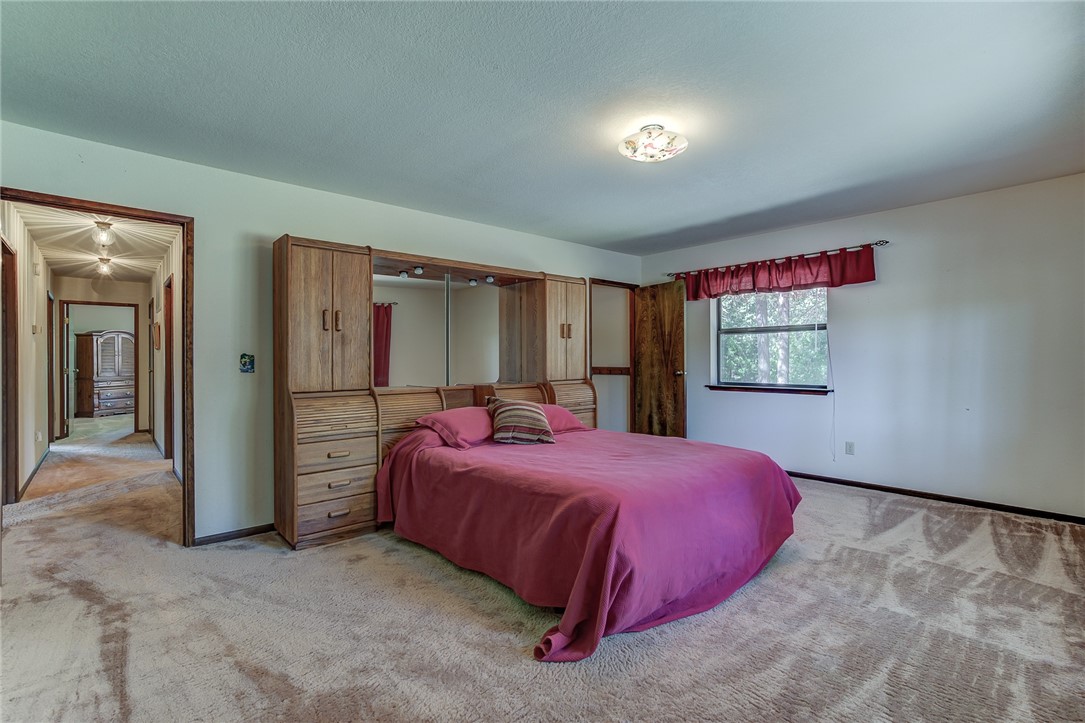 Detail Gallery Image 48 of 73 For 9809 N. Old Stage Road, Weed,  CA 96094 - 4 Beds | 3/1 Baths