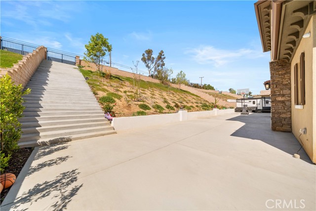 Detail Gallery Image 15 of 73 For 8826 Justify Dr, Rancho Cucamonga,  CA 91701 - 5 Beds | 5/1 Baths