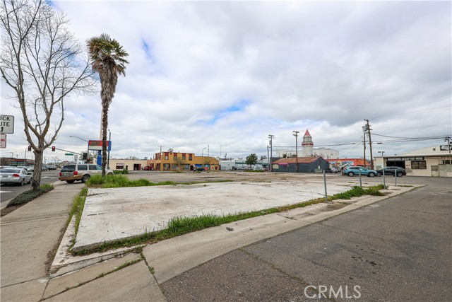1616 Martin Luther King Jr Way, Merced, California 95340, ,Commercial Lease,For Rent,1616 Martin Luther King Jr Way,CRMC24045105