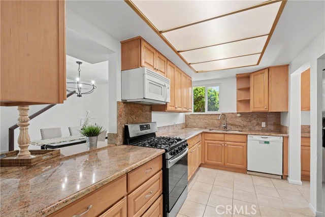 Detail Gallery Image 14 of 45 For 4055 Alla Rd, Los Angeles,  CA 90066 - 5 Beds | 3 Baths