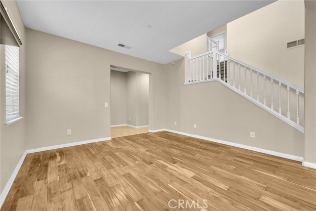 Detail Gallery Image 6 of 29 For 1927 Kenton, Riverside,  CA 92501 - 3 Beds | 2/1 Baths