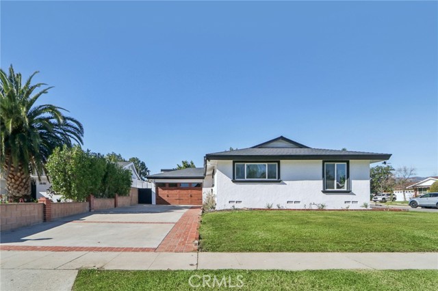 Detail Gallery Image 3 of 49 For 10007 Debra, Granada Hills,  CA 91343 - 4 Beds | 3 Baths