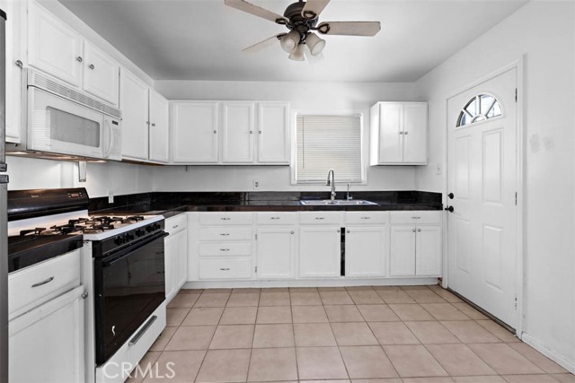 Detail Gallery Image 10 of 26 For 2386 Roxbury Dr, San Bernardino,  CA 92404 - 3 Beds | 1 Baths