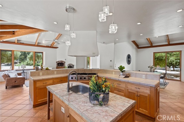 Detail Gallery Image 11 of 52 For 374 Spanish Garden Dr, Chico,  CA 95928 - 7 Beds | 5 Baths