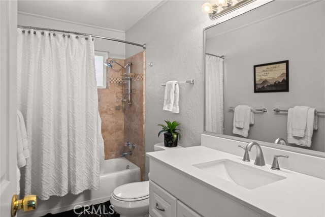 571 Redwood Way, Chico CA: https://media.crmls.org/medias/6f96db9b-c8b9-4ea4-b047-e1b30b5f36e8.jpg