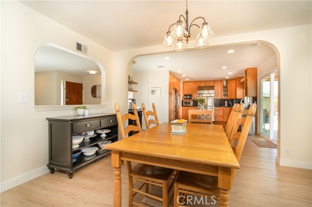 Detail Gallery Image 12 of 43 For 22396 Barbacoa Dr, Saugus,  CA 91350 - 3 Beds | 3 Baths