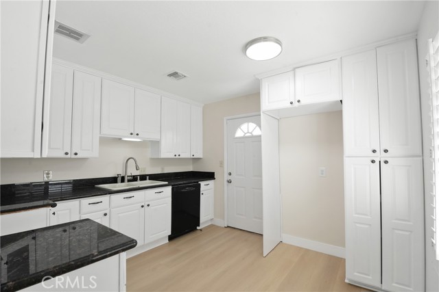 Detail Gallery Image 3 of 13 For 1946 San Simeon, Pomona,  CA 91767 - 4 Beds | 2 Baths