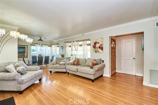 Detail Gallery Image 6 of 18 For 905 Oakdale Ave, Fullerton,  CA 92831 - 3 Beds | 2 Baths