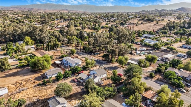 27068 Jarvis Street, Perris CA: https://media.crmls.org/medias/6f9b3e17-5917-4969-9e0f-6a5a9c74a181.jpg