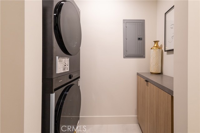 Detail Gallery Image 11 of 22 For 7913 Lasaine, Northridge,  CA 91325 - 4 Beds | 3/1 Baths