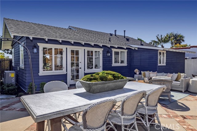 Detail Gallery Image 2 of 16 For 556 Through St, Laguna Beach,  CA 92651 - 4 Beds | 3 Baths